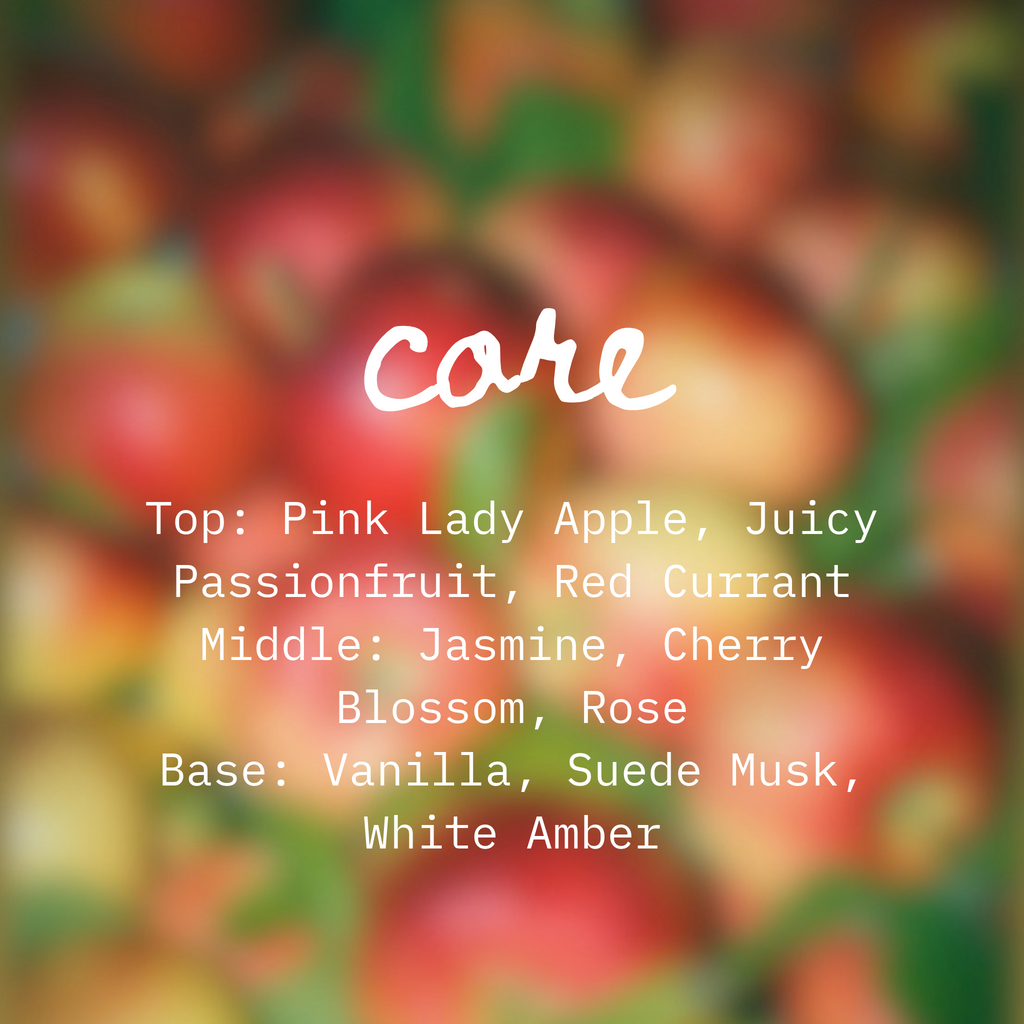 a blurry image of apples